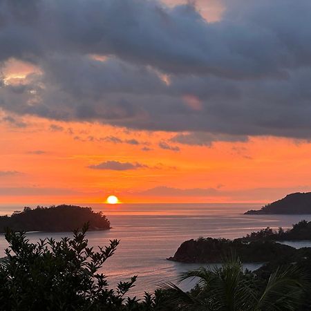 Western Ocean Breeze Self Catering Victoria Exteriör bild