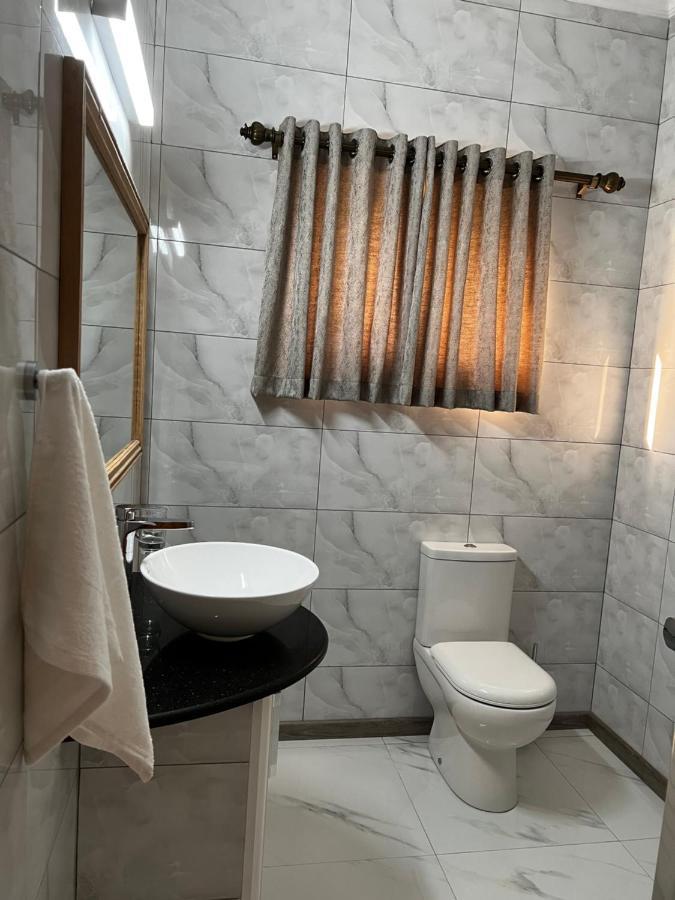 Western Ocean Breeze Self Catering Victoria Exteriör bild