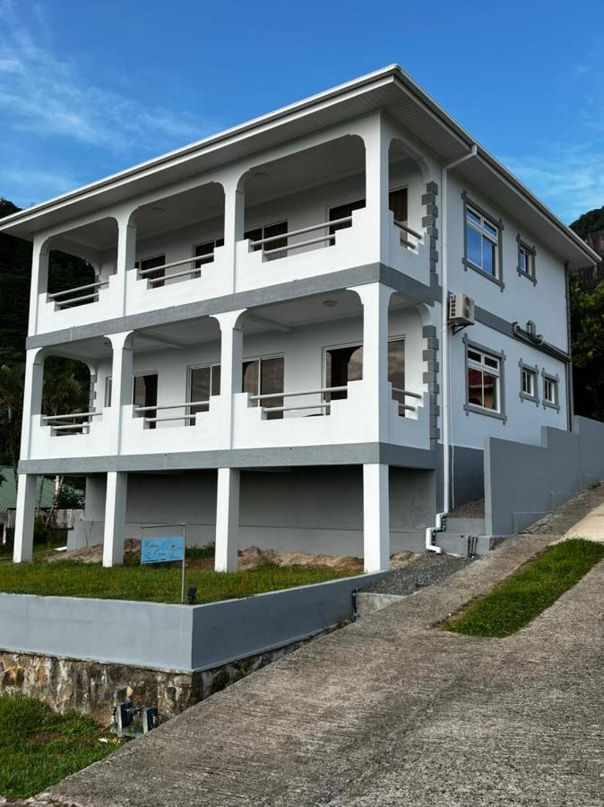 Western Ocean Breeze Self Catering Victoria Exteriör bild