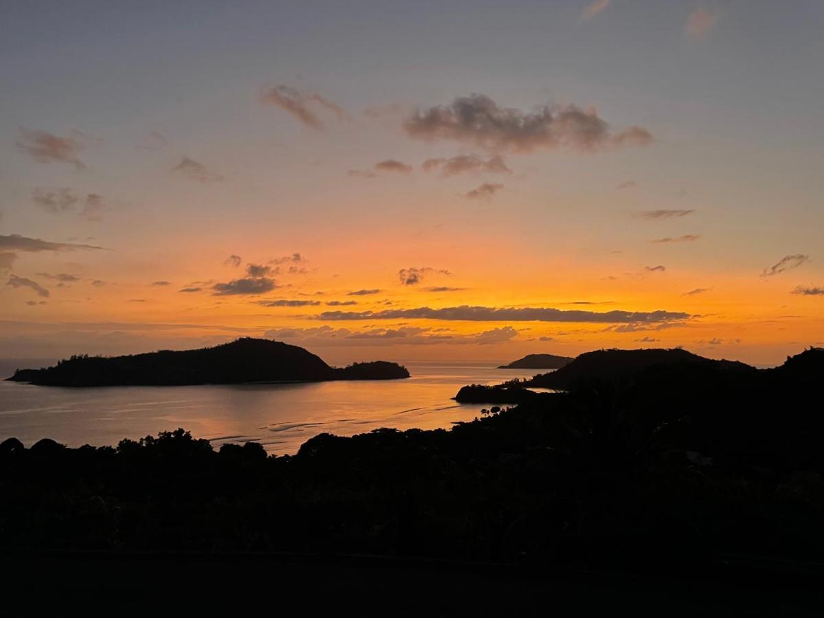 Western Ocean Breeze Self Catering Victoria Exteriör bild