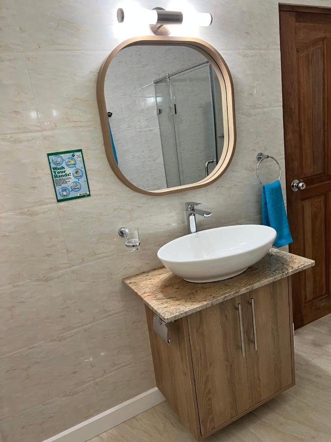 Western Ocean Breeze Self Catering Victoria Exteriör bild