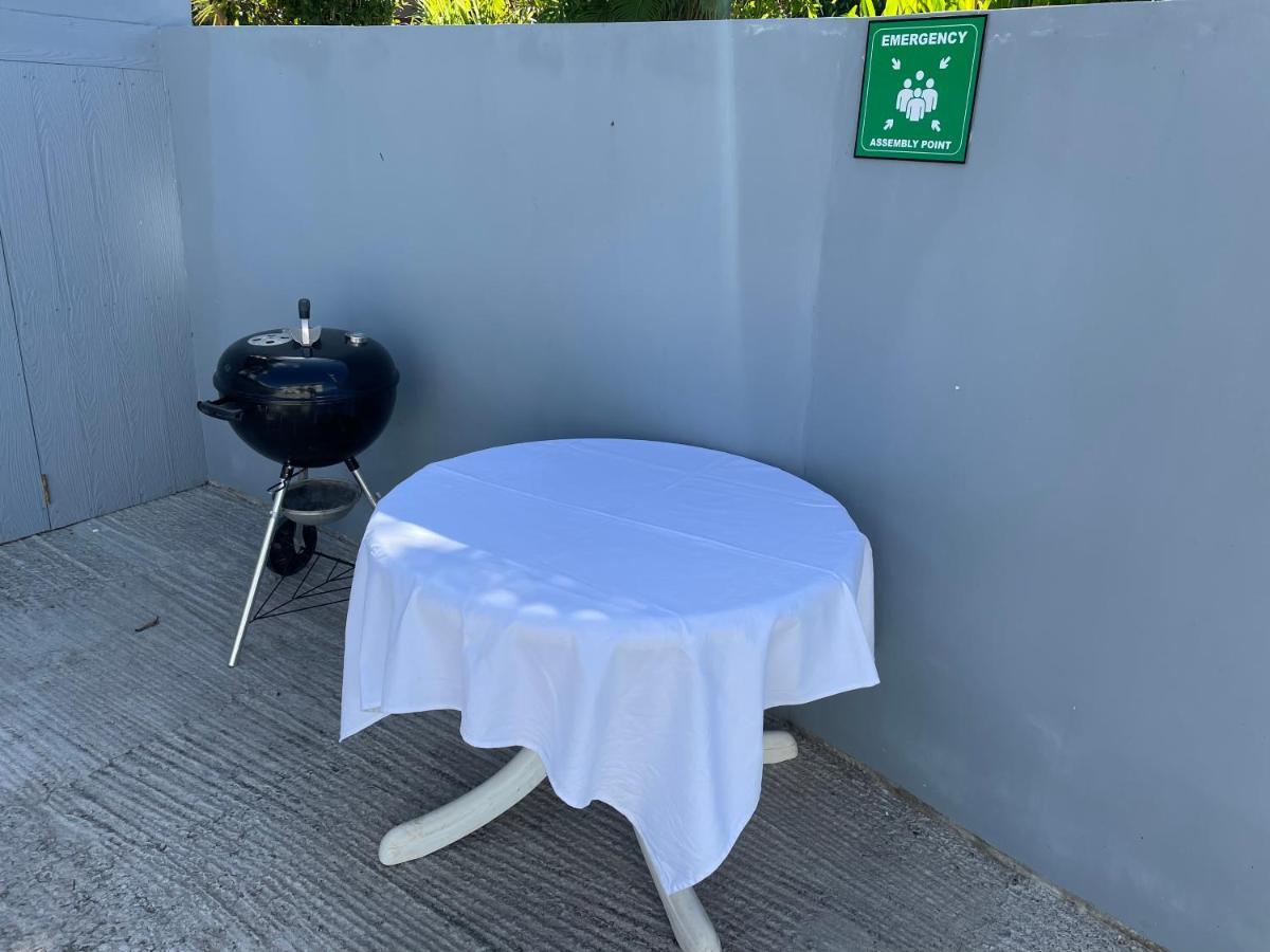 Western Ocean Breeze Self Catering Victoria Exteriör bild
